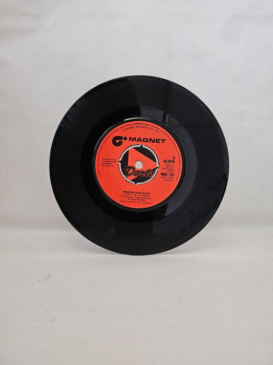 Darts - It's Raining / Messing Shows Blues - 7 Inch Vinyl Record