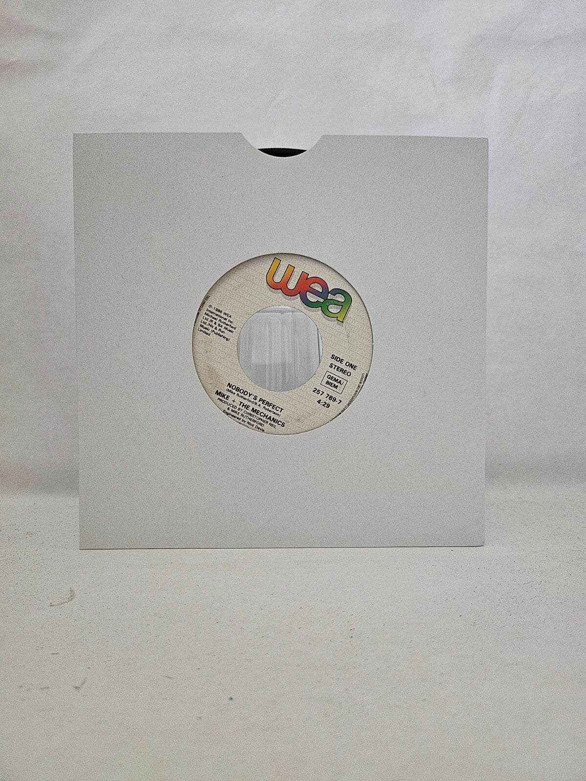 Mike And The Mechanics - Nobody Knows / Nobody's Perfect - 7 inch Vinyl Record